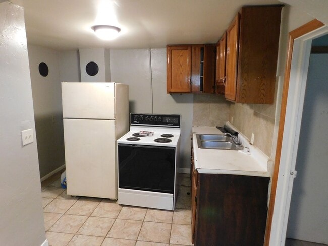 Building Photo - Recently updated 1 bedroom apartment in Wi...
