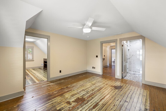 Building Photo - 479 W Park St