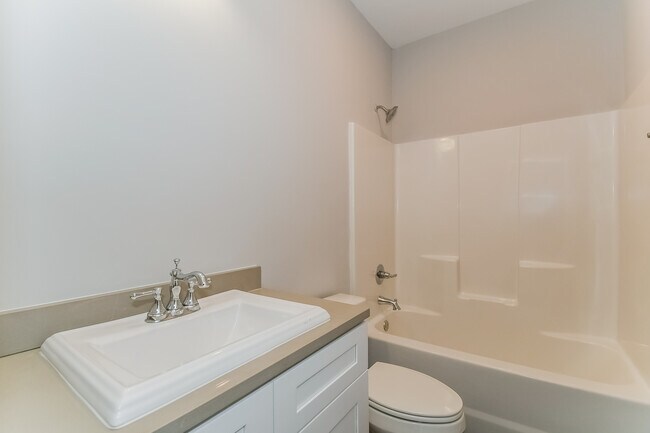 Building Photo - 55 Greyfield Dr