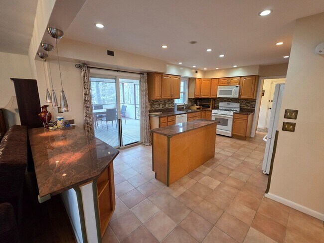 Building Photo - 8120 Paisley Pl