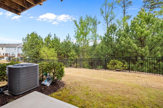 Building Photo - 1039 Commack Dr
