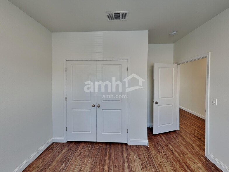 Building Photo - 5624 Blue Wonder St