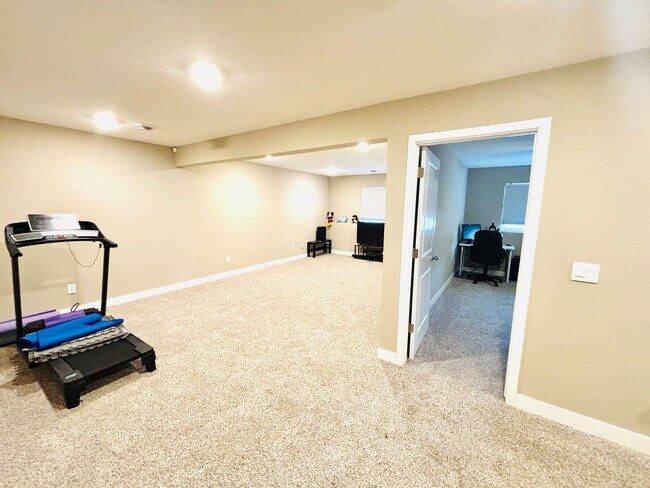 Building Photo - Amazing updated 4 bed house in Lakeville!