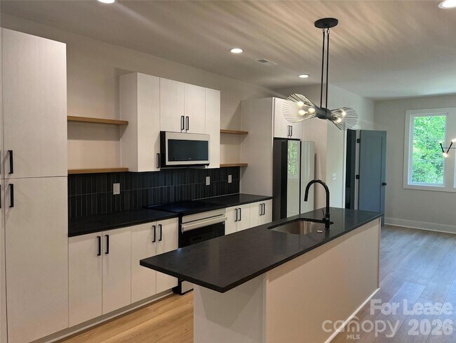 Building Photo - 1356 Briar Creek Rd