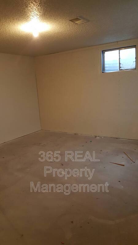 Building Photo - 803 4th St