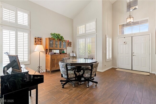 Building Photo - 1870 Desert Forest Way