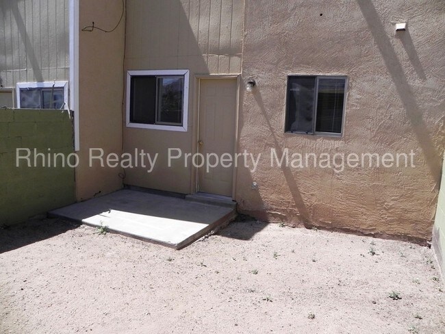 Building Photo - 12621 Lomas Blvd NE