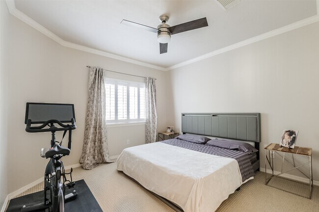 Building Photo - 7515 Shady Villa Walk