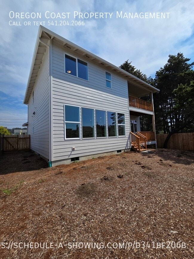 Building Photo - 2123 NW Jetty Ave