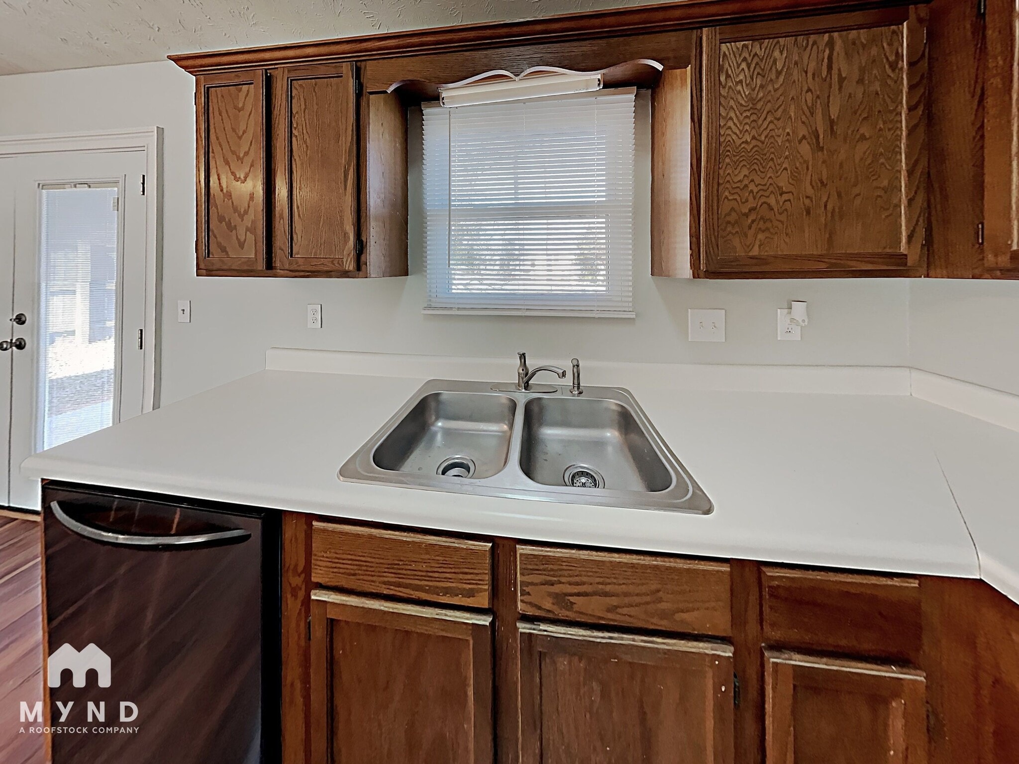 Building Photo - 6454 Eastbriar Dr