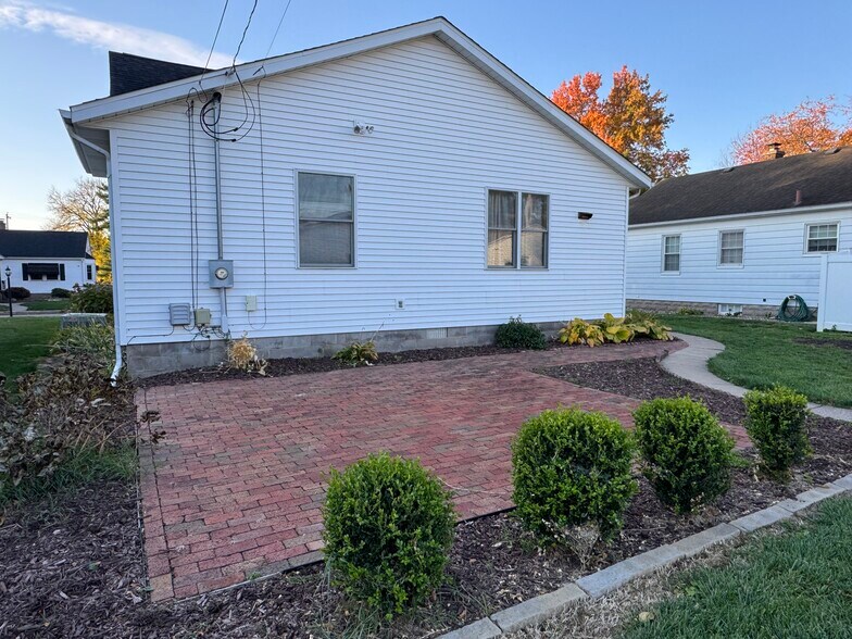 Building Photo - 1020 Brown St