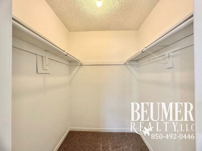 Building Photo - 3br 2bath 1230 Sqft Home for Rent