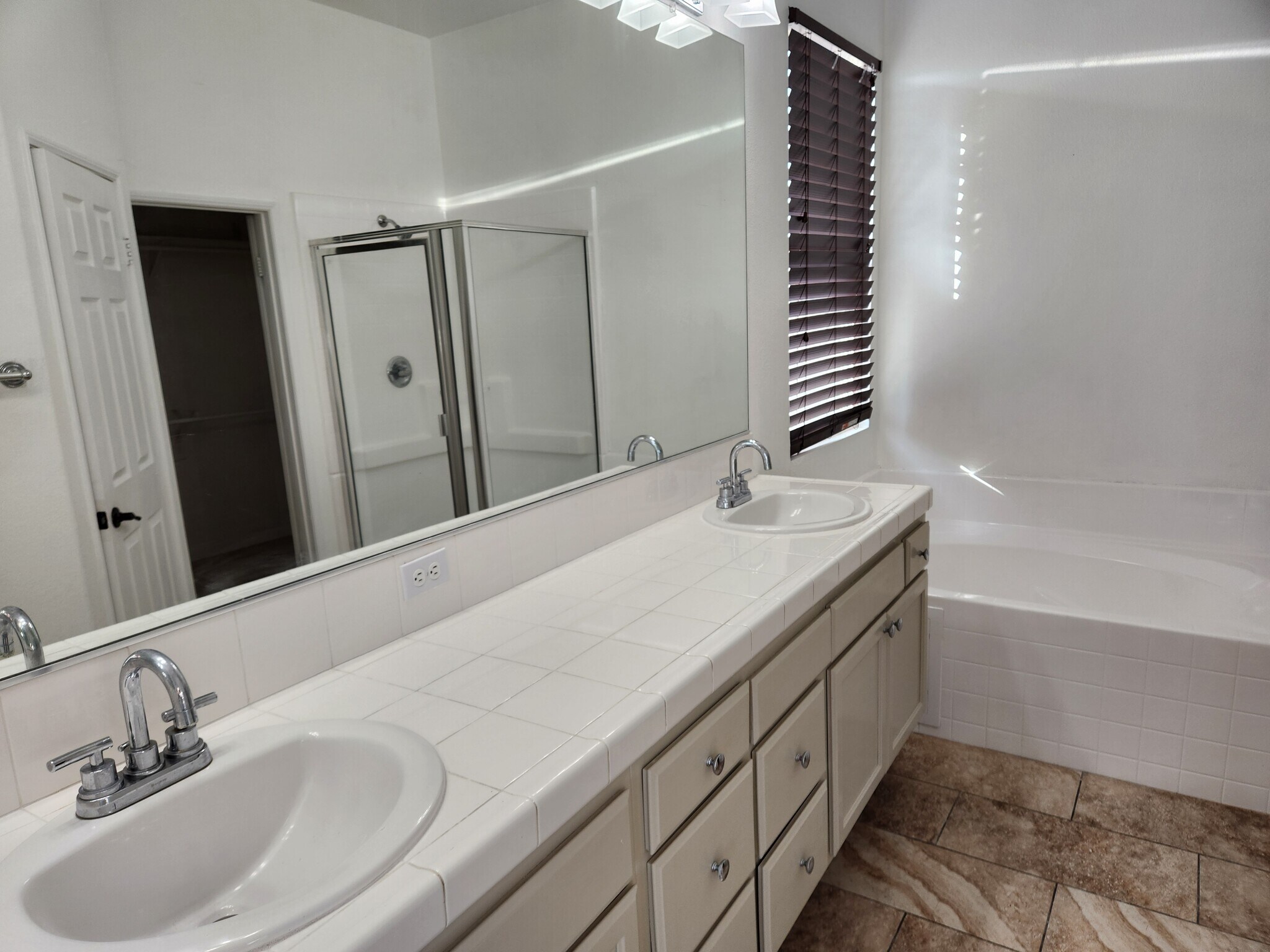 Building Photo - 68887 Panorama Dr