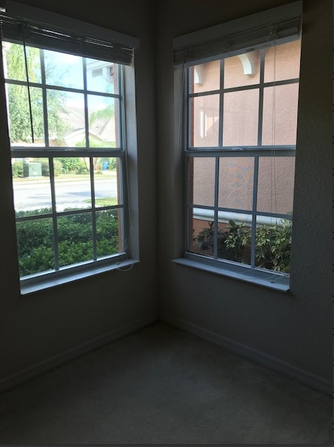 Building Photo - Must See! Beautiful 3 room /2.5 bath Gated Community W/ Pool Close to the Skyway