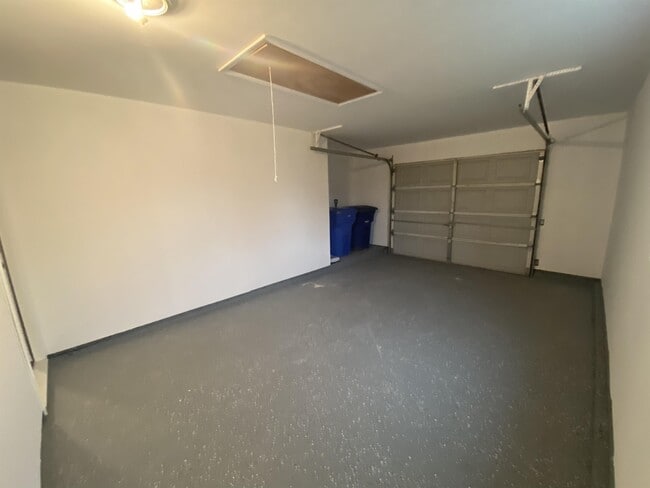 Building Photo - 58 Elderberry Ln