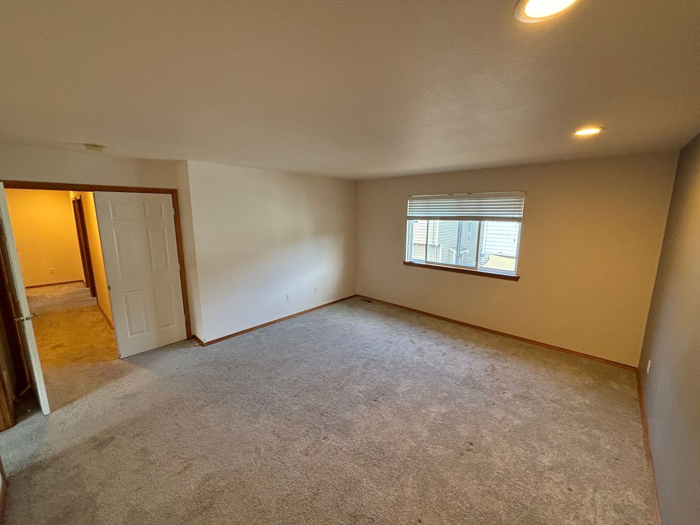 Building Photo - Spacious 4-Bedroom Family Home in Creeksid...