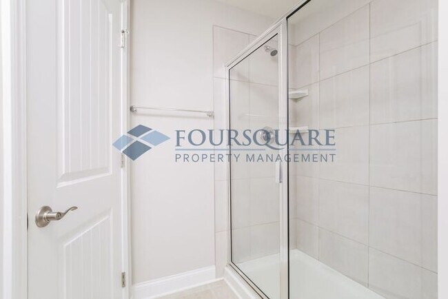 Building Photo - Stylish End-Unit Townhome with Open Floor Plan, Modern Kitchen & 1-Car Garage – Wendell, NC