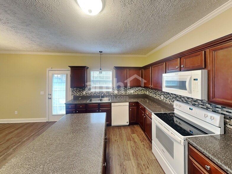 Building Photo - 3605 Belvidere Ct