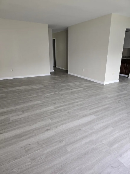 Building Photo - 1601 Cherry Hill Dr