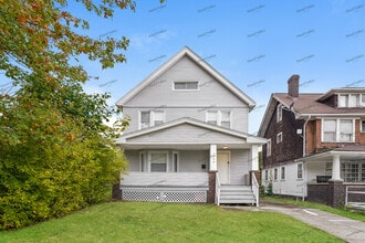 Building Photo - 1886 Haldane Rd