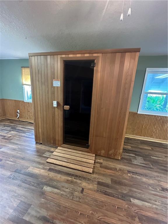 Building Photo - 109 Palmera Ln