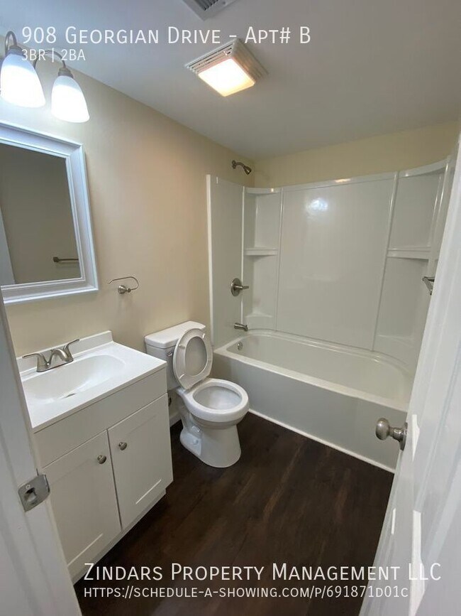 Building Photo - 908 Georgian Dr