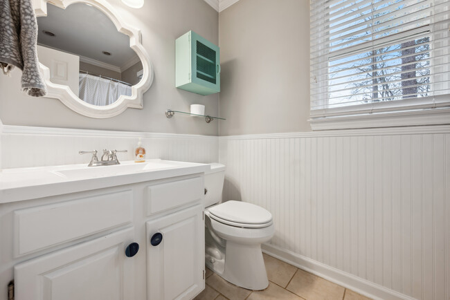 Upstairs full bath - 2205 Long and Winding Rd