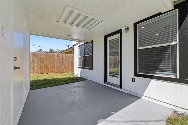 Building Photo - 2403 Andrea Woods Cove