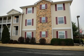Building Photo - Fully Furnished 3-Bedroom Condo in Middletown – 50% OFF Your 2nd Month's Rent!  Available July 1 ...