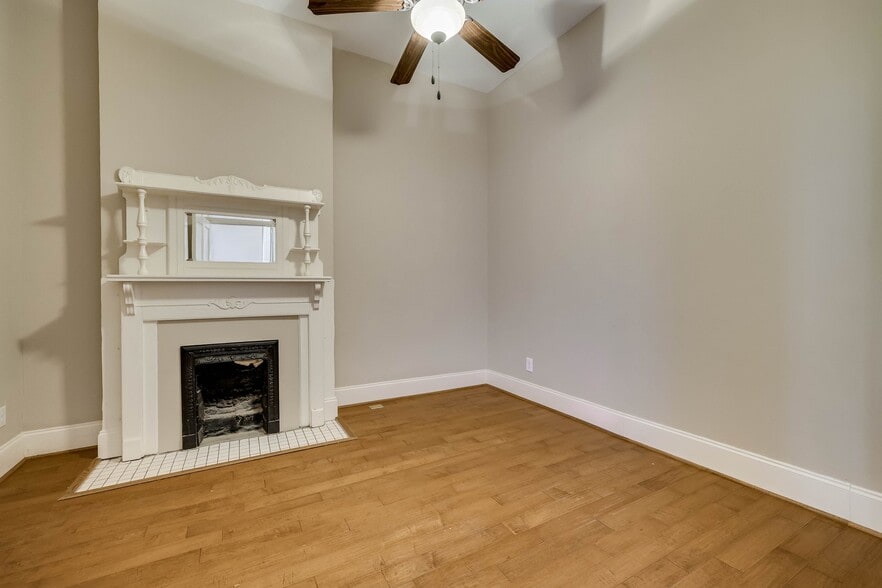 Building Photo - 929 Broad St