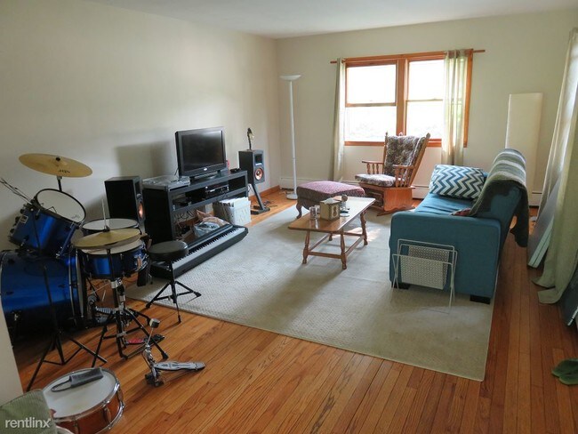 Building Photo - 4 br, 2 bath House - 337 Coddington Road 3...