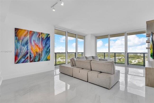 Building Photo - 16385 Biscayne Blvd