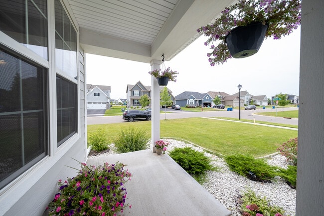 Building Photo - 18196 Goldfinch Wy