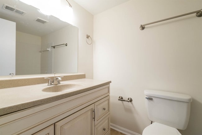 Building Photo - 10403 Beacon Ridge Dr