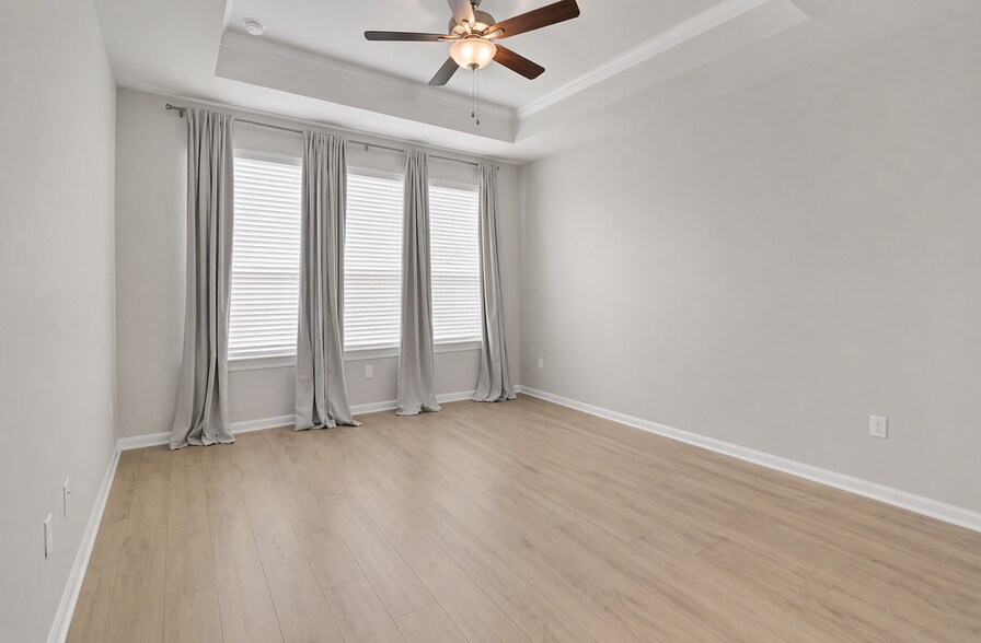 Building Photo - Room in House on Tree Nut Lp