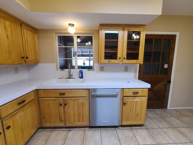 Building Photo - Beautiful 3bedroom 2bathroom