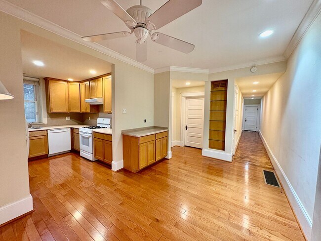 Building Photo - 4410 Laclede Ave