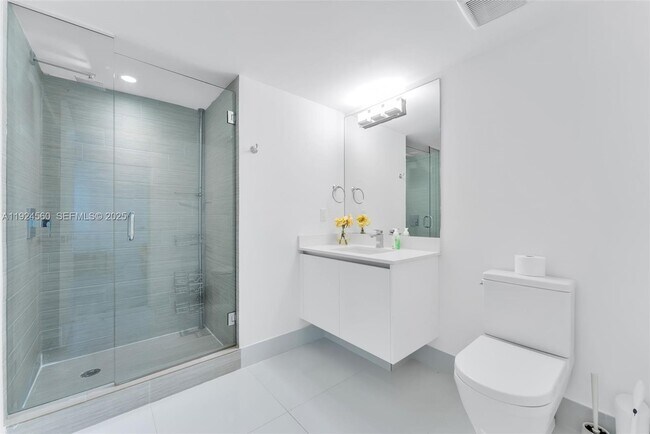 Building Photo - 300 Sunny Isles Blvd