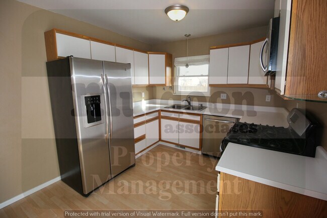 Building Photo - Beautiful Pet Friendly Pueblo West Home