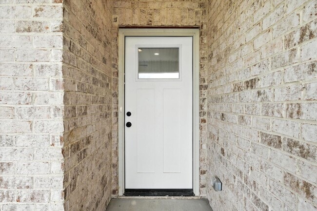 Building Photo - 1108 Mission Dr