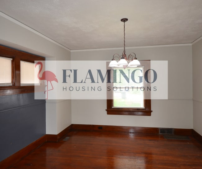 Building Photo - 565 Kenwood Ave