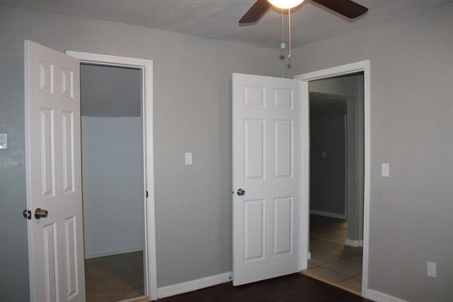 Building Photo - 1712 Thompson Dr