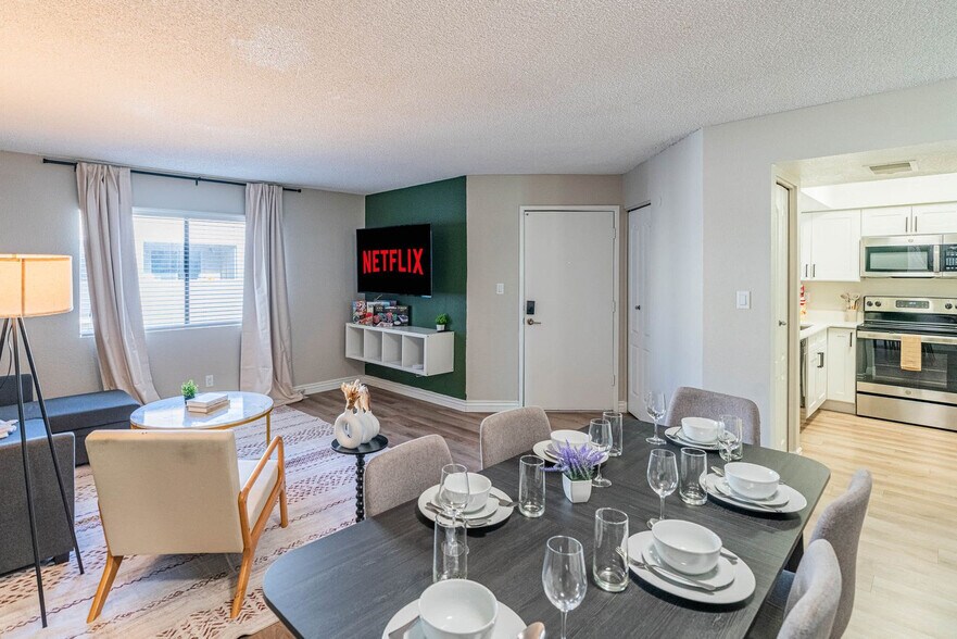 Building Photo - 8550 E McDowell Rd