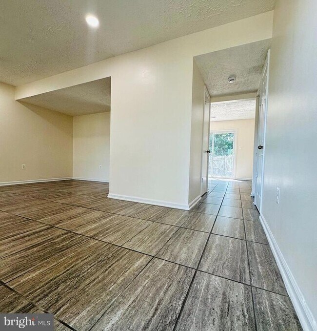 Building Photo - 9658 Woodhue Ct