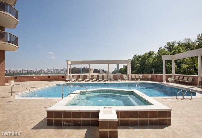 Building Photo - 100 Daibes Ct