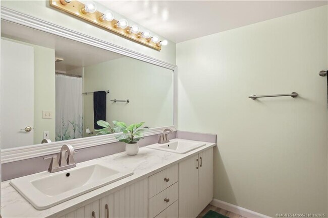 Building Photo - 4215 Gator Trace Ave