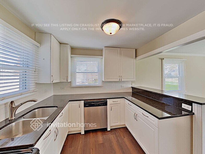 Building Photo - 336 W Brookfield St