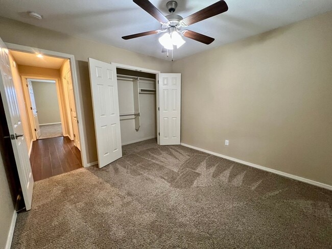 Building Photo - 511 Ridge Point Dr