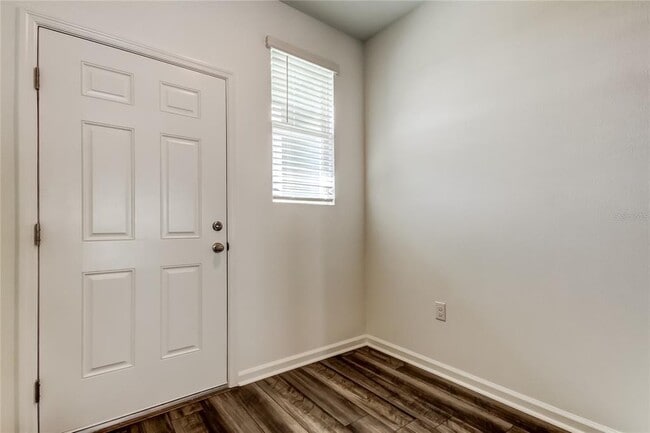 Building Photo - 11925 Sylvia St