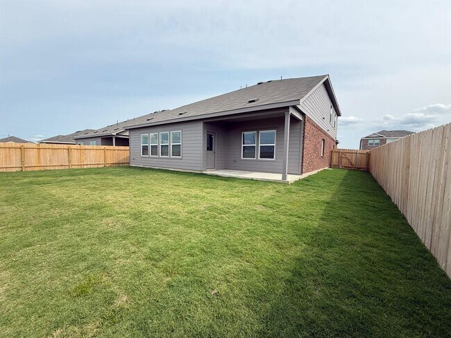 Building Photo - 519 Vantage Dr